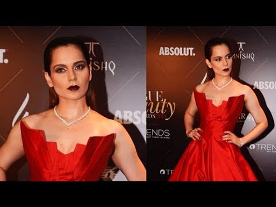 Kangana Ranaut पहुंची Vogue Beauty Awards 2018 के Red Carpet पर