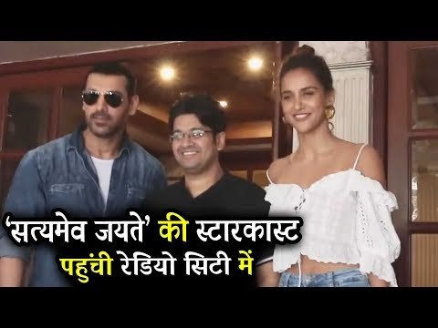 John Abraham, Aisha Sharma और Milap Zaveri पहुंचे Radio City Satyamev Jayate को प्रमोट करने