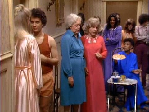 Bosom Buddies S01 E02