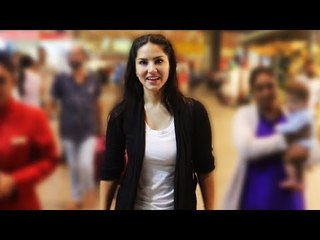 Sunny Leone पहुंची मुंबई एयरपोर्ट