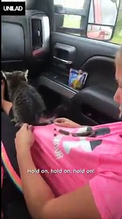 OMG! This girl is having a very 'crappy' day 