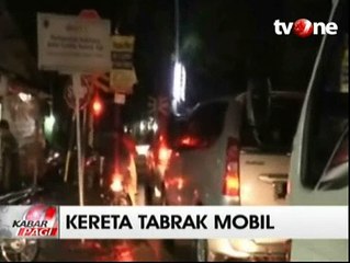 Kereta Agro Sindoro Tabrak Mobil Bak Terbuka