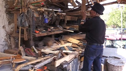 Mesleğini 'minyatür kağnı' yaparak sürdürüyor - UŞAK