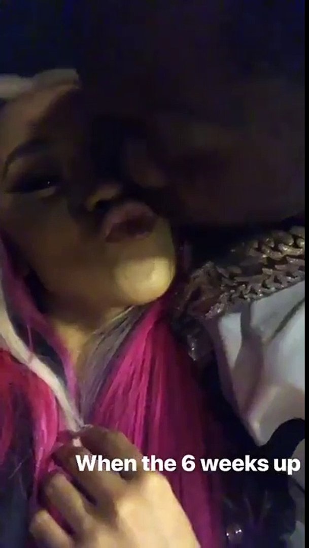 ⁣Offset caresse le minou de Cardi B