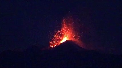 Sicile  : Le volcan L'Etna s'est reveillé