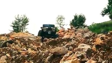 Jeep Rubicon - Rock Crawling