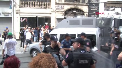 İstanbul Taksim'deki Cumartesi Anneleri'ne Polis Müdahalesinin Görüntüleri- 3