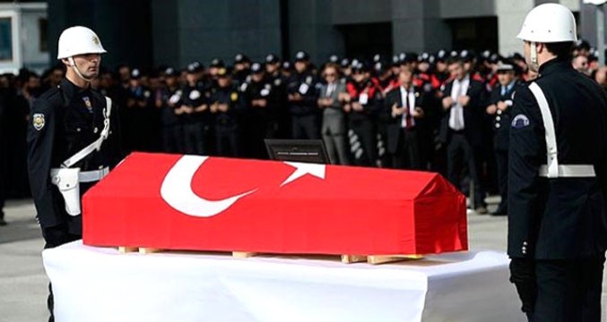 Son Dakika! Hakkari'de Askeri Araç Devrildi: 2 Şehit, 7 Yaralımız Var