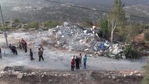 İsrail Askerleri Batı Şeria'da Filistinli Ailenin Evini Yıktı