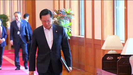 개각 앞두고 마지막 회의…송영무, 무거운 표정