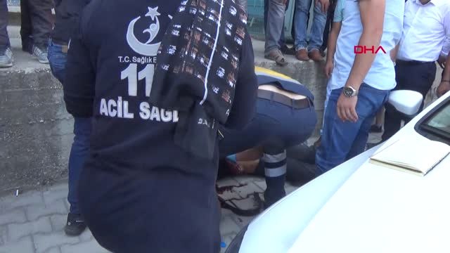 Karaman Kaldırımda Yürürken, 3 Kişinin Silahlı Saldırısına Uğradı Hd