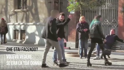 [Esperimento Sociale] FERMERESTI UN'AGGRESSIONE AD UNA RAGAZZA (2)