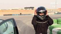 السعوديات يكتشفن بأعداد متزايدة متعة القيادة السريعة للسيارات