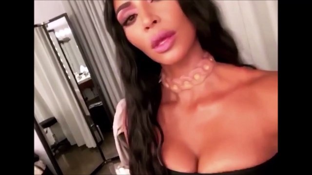 Kim Kardashian se fait implanter un collier lumineux sous la peau