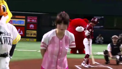 池田エライザ　始球式