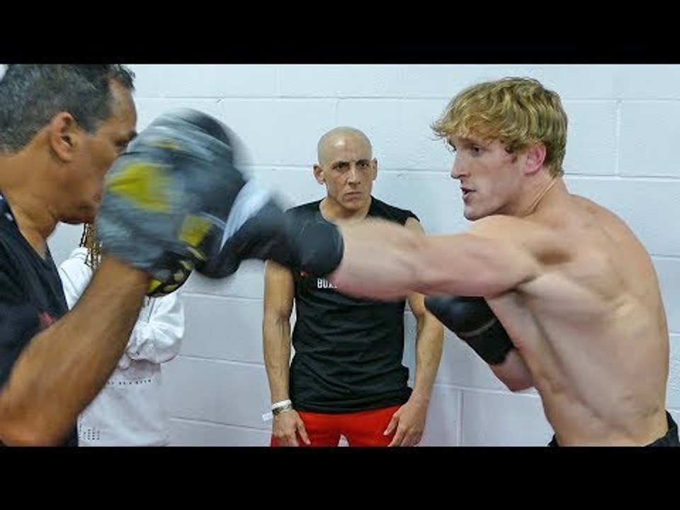 Logan Paul SMASHES PADS Moments BEFORE FIGHT vs KSI