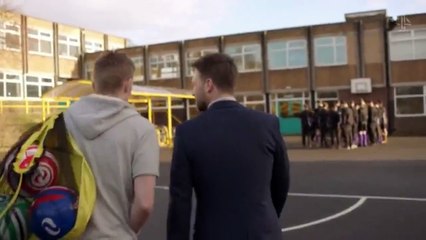 Ackley Bridge S01E01
