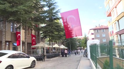 Bakan Soylu'dan Şehit Evine Taziye Ziyareti