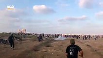 شاهد | طائرات مسيرة تابعة للاحتلال تطلق قنابل الغاز صوب الطواقم الطبية شرق خانيونس جنوب قطاع غزة