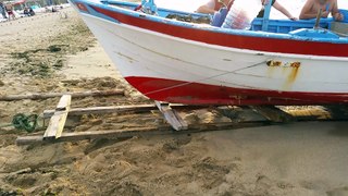 Fishing boat sink recovery efforts how the fishing boat was pulled to the ground the most funny video