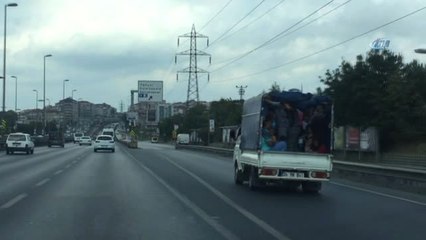 Kamyonet Kasasındaki Çocukların Tehlikeli Yolculuğu Kamerada