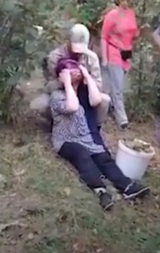 İzinden Dönen Mehmetçik'in Fındık Toplayan Annesine Yaptığı Sürpriz Herkesi Duygulandırdı