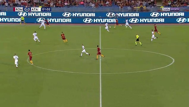 Le superbe but en talonnade de Javier Pastore pendant Roma VS Atalanta