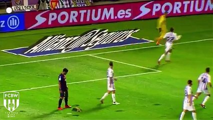 Létat lamentable de la pelouse du stade de Valladolid en Espagne