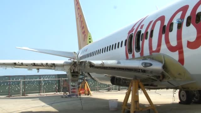 Pistten Çıkan Zeynep İngiltere Yolcusu...uçağın Söküm İşlemi Yurtdışından Gelen Mühendislerle...