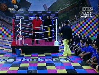 Aksi Vicky dan Ruben di Atas Ring Tinju