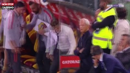 AS Rome : l'entraineur fou de rage se casse la main sur le banc (Vidéo)