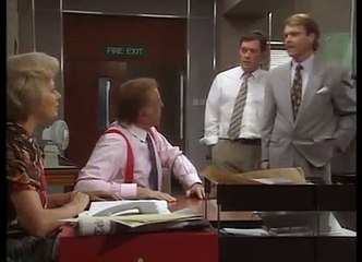 Drop The Dead Donkey S01 E04