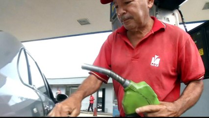 Venezuela moves to raise petrol price amid crisis