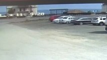 Feci Kaza Kamerada...karşı Şeride Geçen Otomobil İkiye Bölündü: 1 Ölü, 12 Yaralı