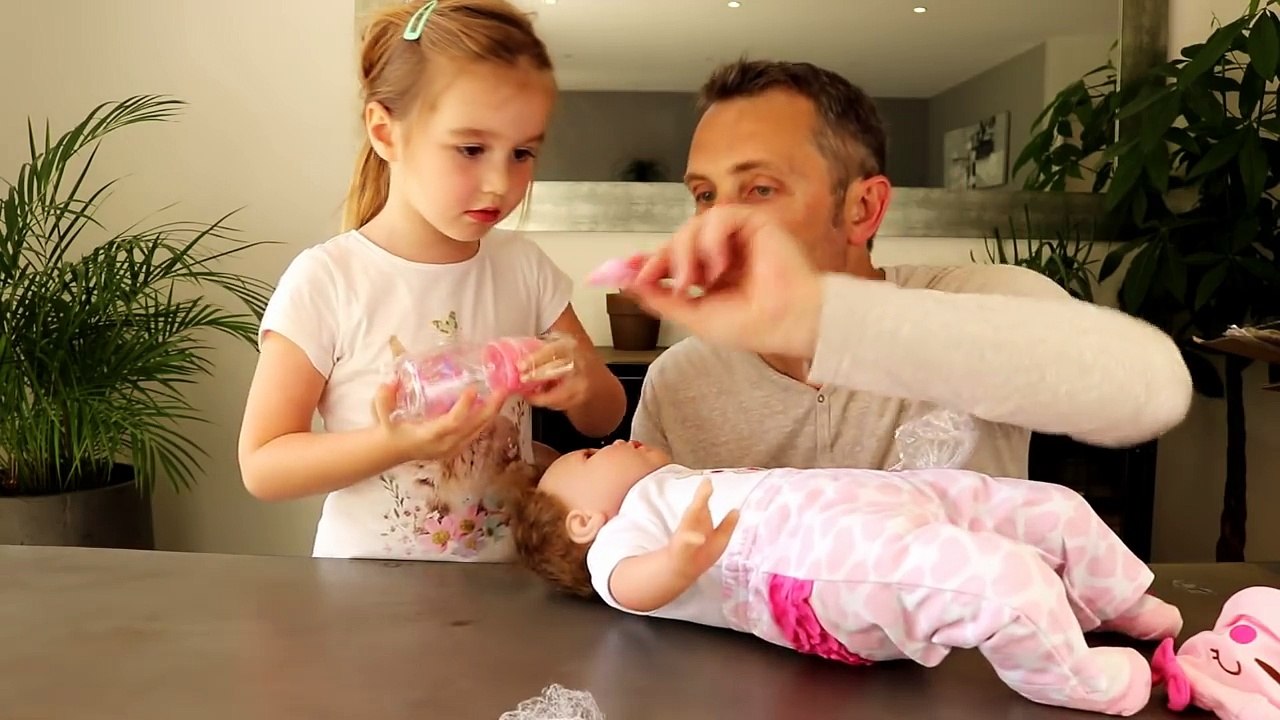 Un nouveau bébé à la maison pour Ellie ! Baby Reborn plus vrai que nature ! Lightinthebox