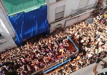 Download Video: Festival's Giant Tomato Fight Attracts Thousands to Spanish Town