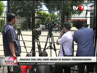 下载视频: Jenazah Duo Bali Nine Masih Dipersemayakan di Daan Mogot