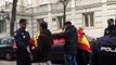 Manifestantes con banderas de España llaman “traidores” a los independentistas frente al Supremo