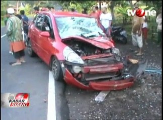 Minibus Tabrak Truk, Seorang Balita dan 3 Bocah Selamat