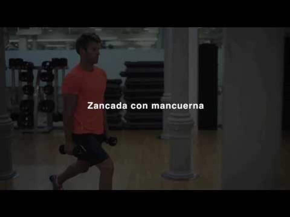 Zancada con mancuerna