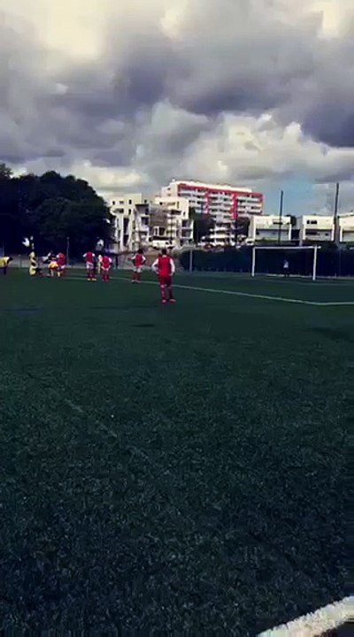 Pénalty du 5-2 de Doulal lors du match amical contre Lorient Sport