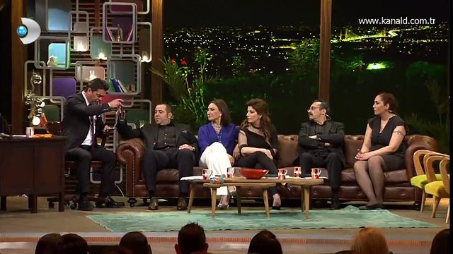 Beyaz Show - Akıllı telefon asistanı ile Beyaz ve Ata Demirer'in komik muhabbetleri!