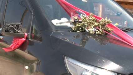 Göçmenleri Taşıyan Konvoysuz Gelin Arabası, Jandarmanın Dikkatinden Kaçmadı