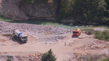 Absurdi në Tropojë me çështjen e HEC-it në Valbonë - Top Channel Albania - News - Lajme