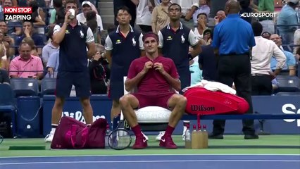 US Open : Un spectateur fait le show pendant le match de Roger Federer (Vidéo)