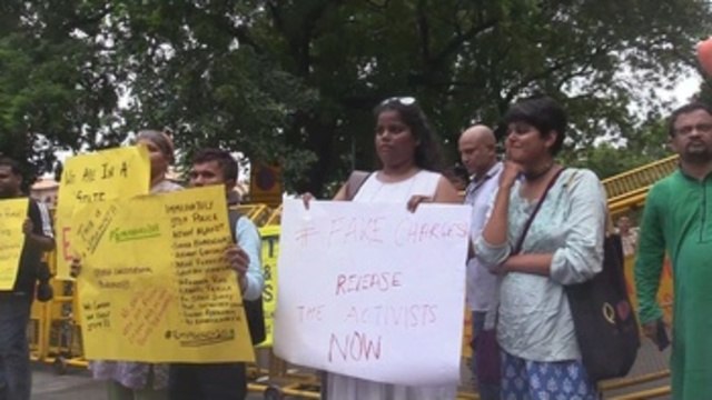 Arresto domiciliario para activistas indios sospechosos de vínculos maoístas