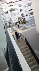 Il tire au fusil sur son voisin armé d'une machette