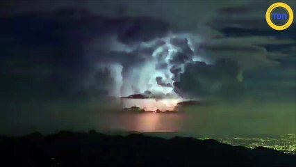 Un énorme orage à Tokyo !