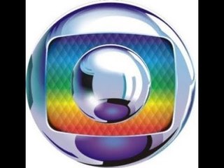 Jornalismo da Globo se "acovarda" diante de Bolsonaro