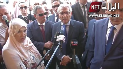 Le wali de Blida refuse qu'une patiente du Choléra s'approche de lui